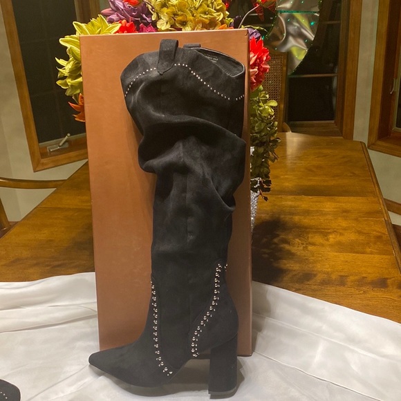 Black suede studded  knee high Coach boots barely worn - Picture 3 of 4
